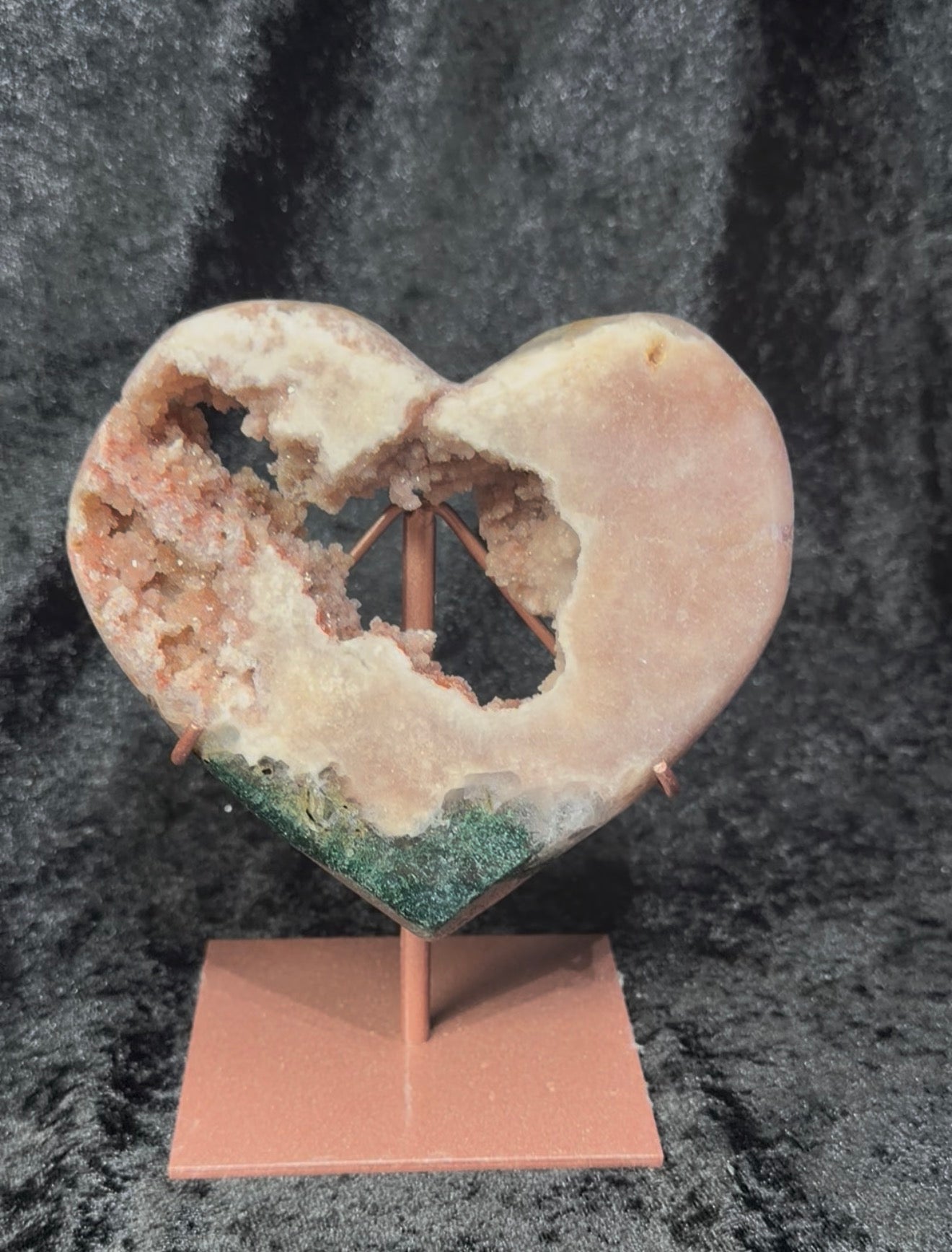 Riddle Competition Winner - Nikita Kyle - Brazilian PA Hearts on Stand